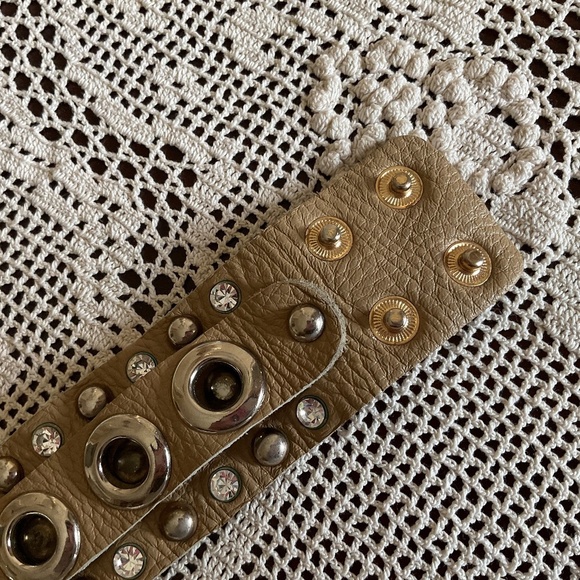 Designer Genuine Leather Stud/Rhinestone Tan silver metal Unisex Bracelet - Picture 3 of 13